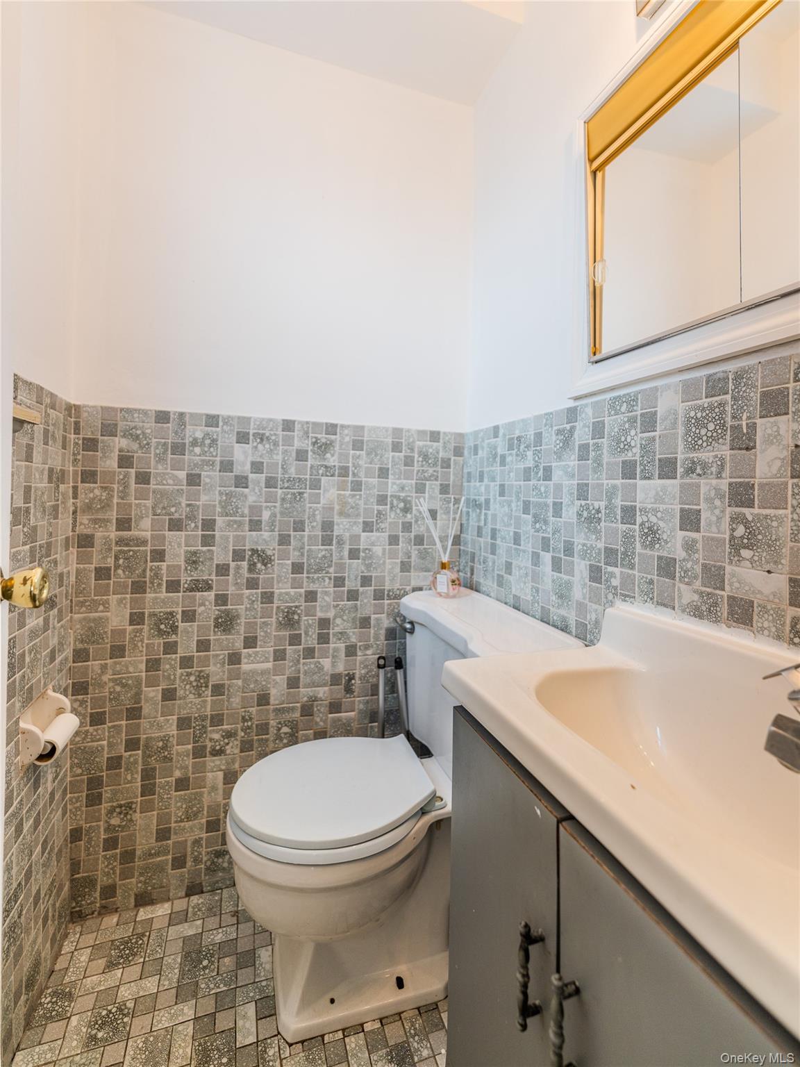 50-15 199th Street, Fresh Meadows, NY 11365