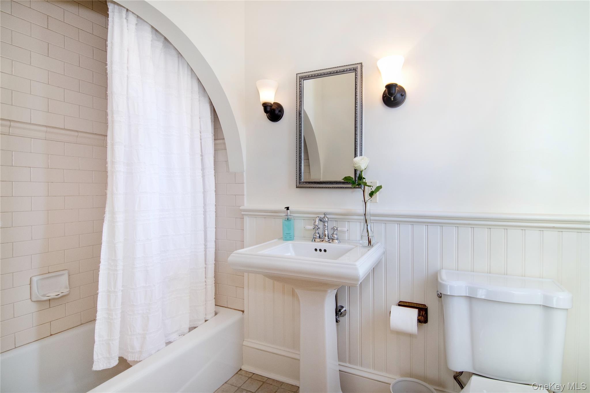 169 Kneeland Avenue, Yonkers, NY 10705