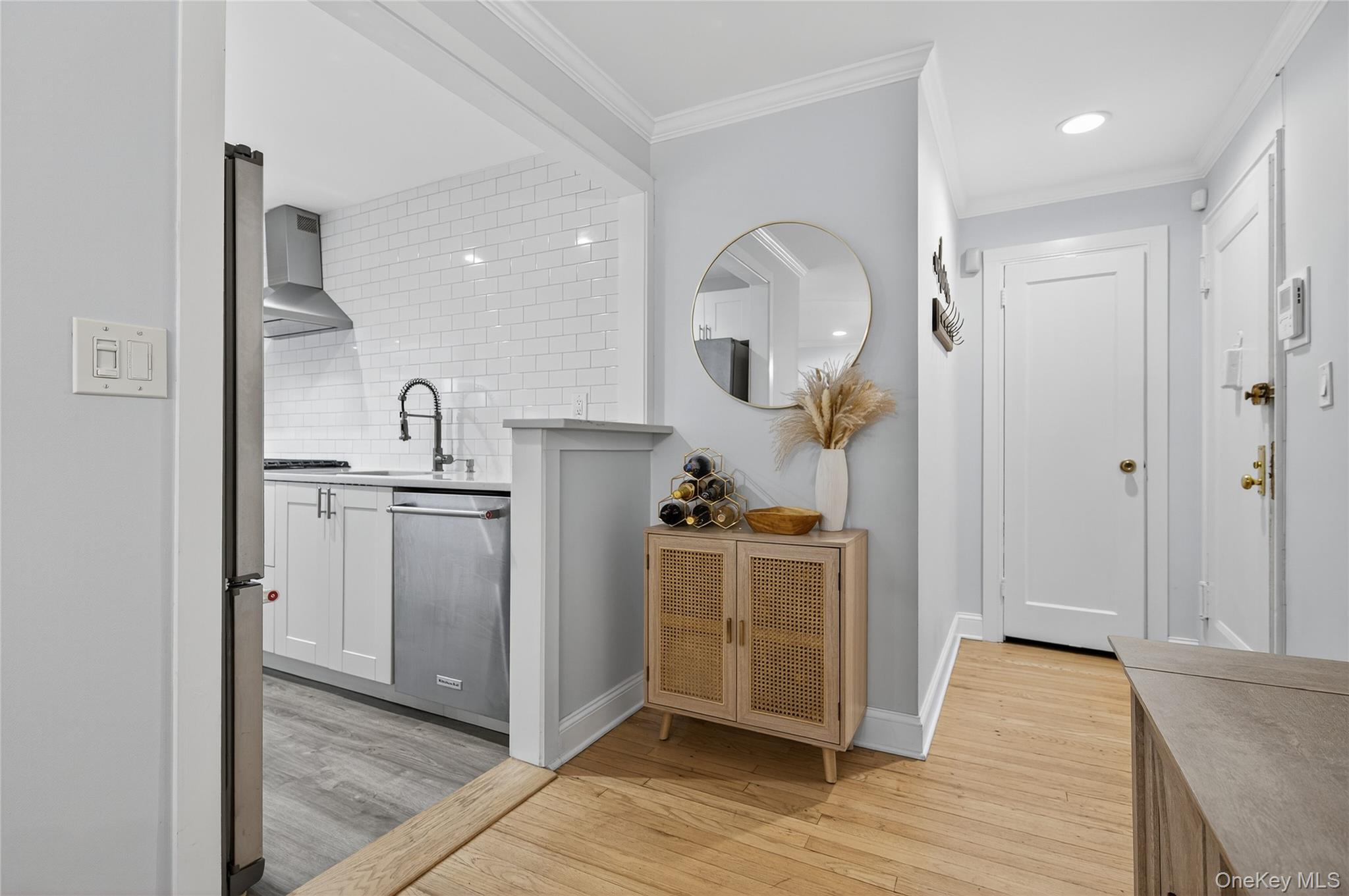 8 Terrace Circle # 1B, Great Neck, NY 11021