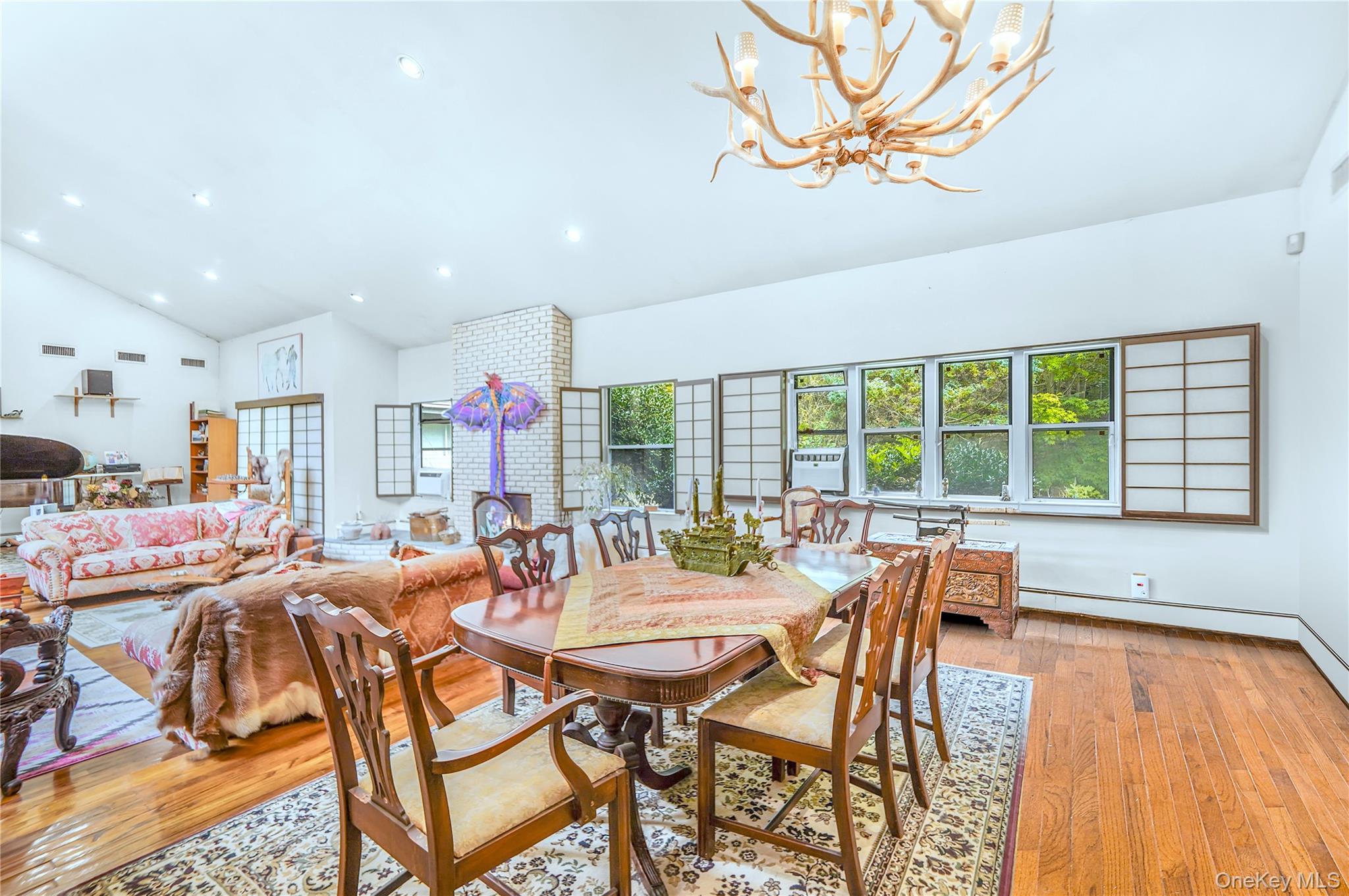 271 Bread And Cheese Hollow Road, Northport, NY 11768