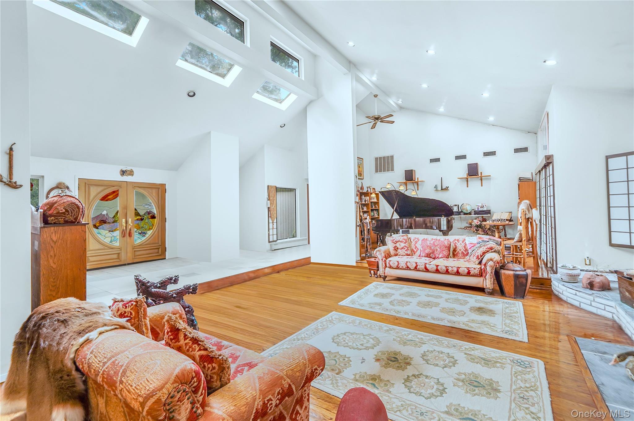 271 Bread And Cheese Hollow Road, Northport, NY 11768