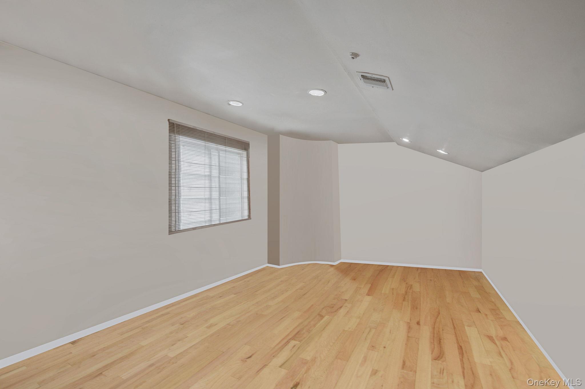 271 Bread And Cheese Hollow Road, Northport, NY 11768