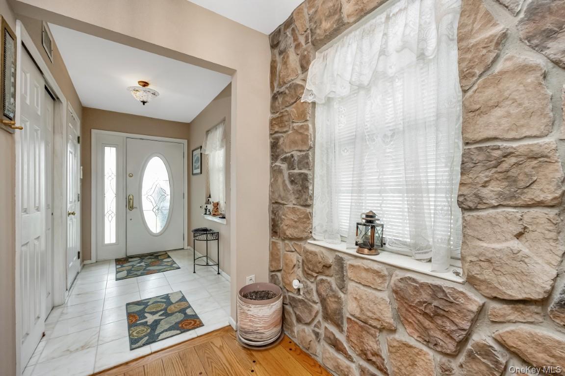 193 Sportsmans Avenue, Freeport, NY 11520