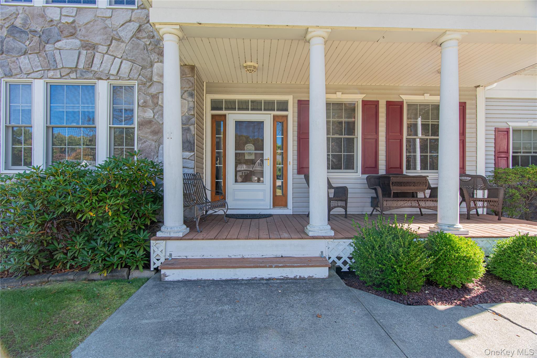 16 Avalon Court, Hopewell Junction, NY 12533