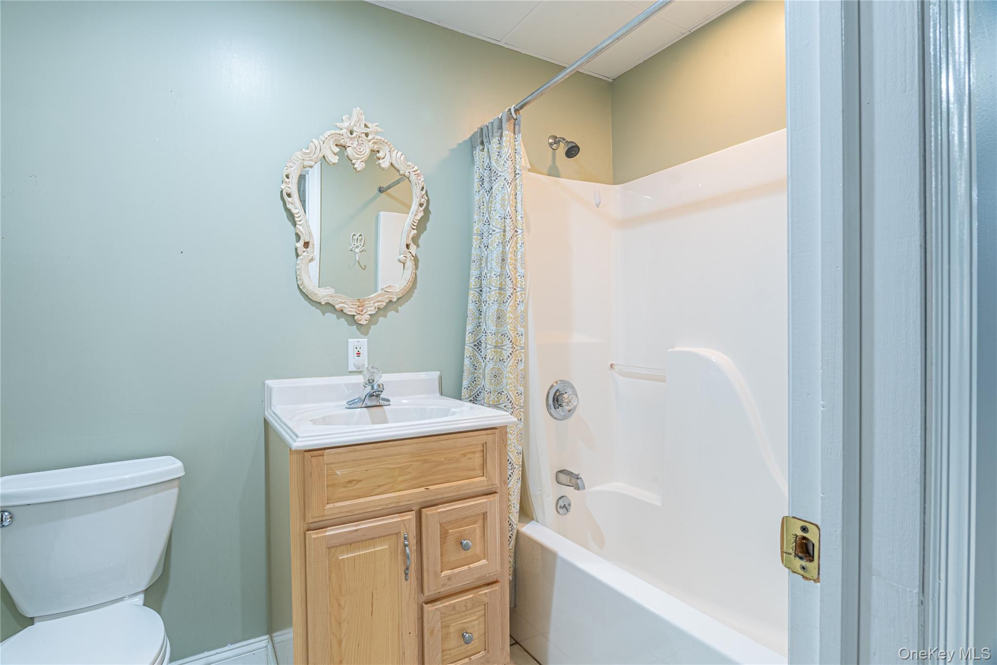 16 Avalon Court, Hopewell Junction, NY 12533