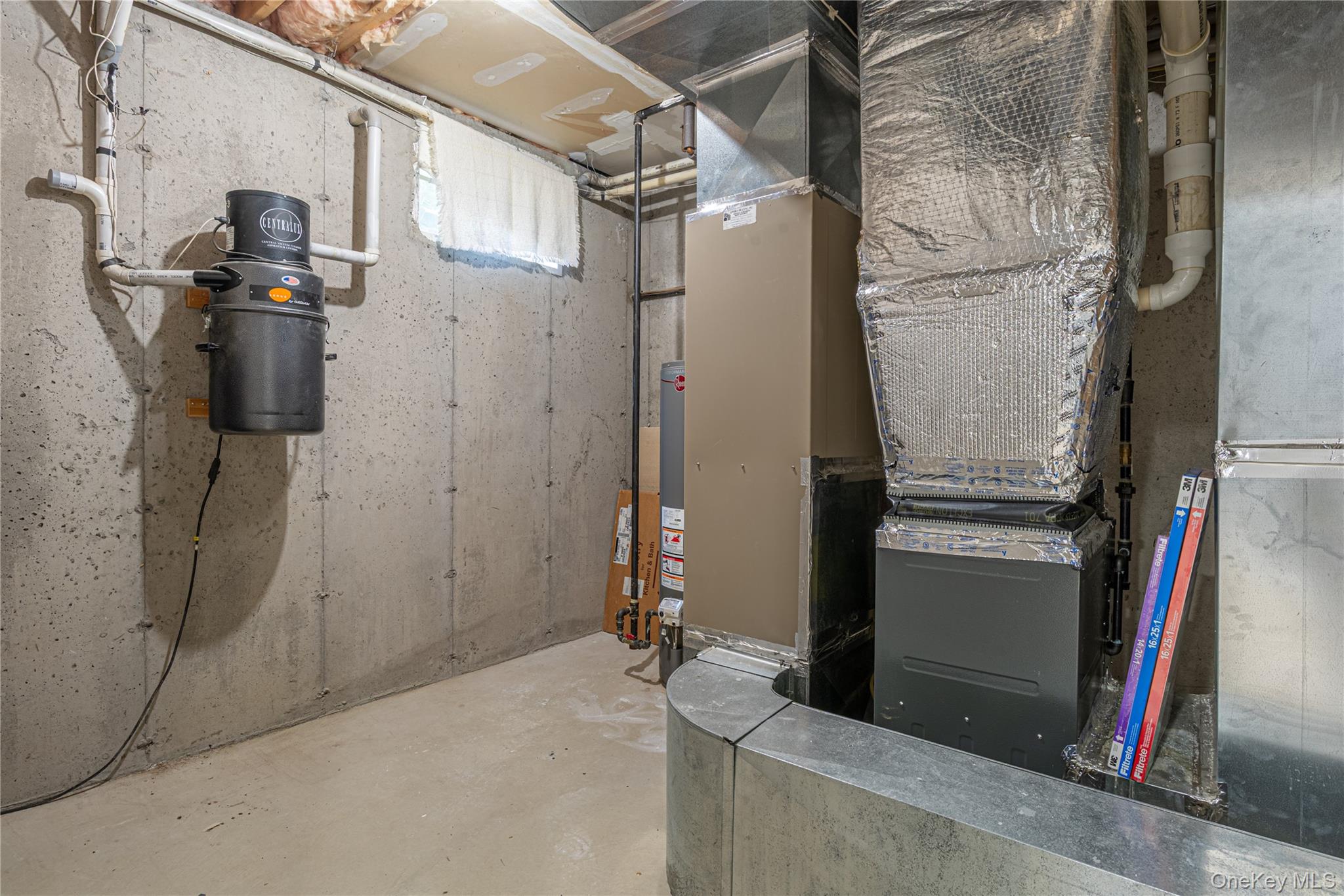 16 Avalon Court, Hopewell Junction, NY 12533