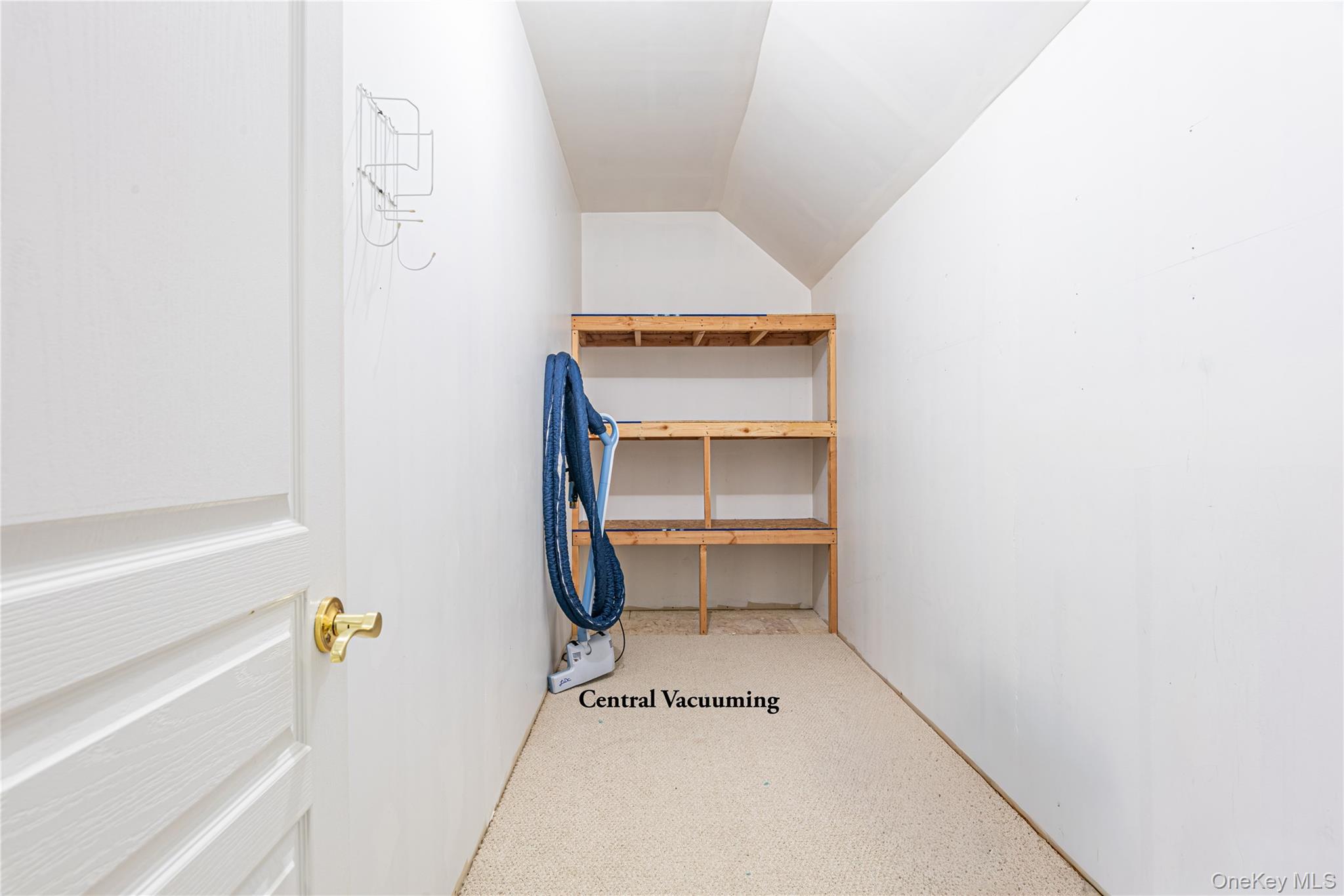 16 Avalon Court, Hopewell Junction, NY 12533