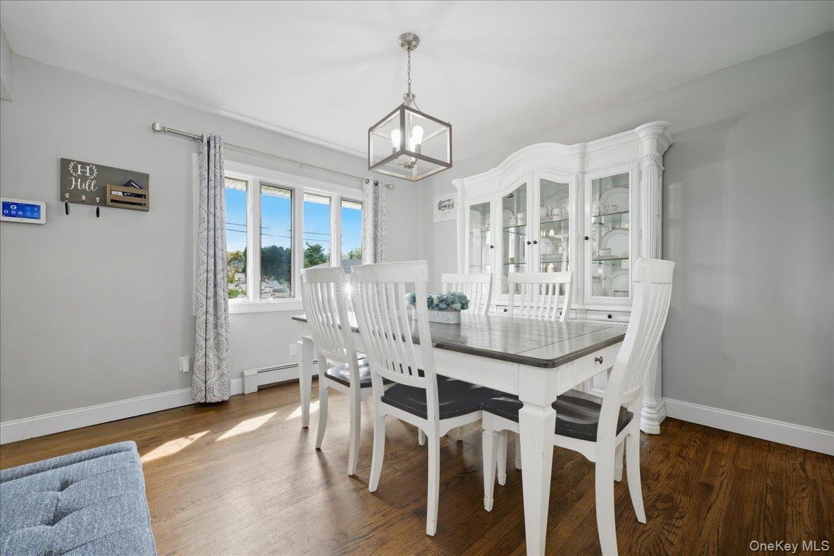 59 Grand Place, East Northport, NY 11731