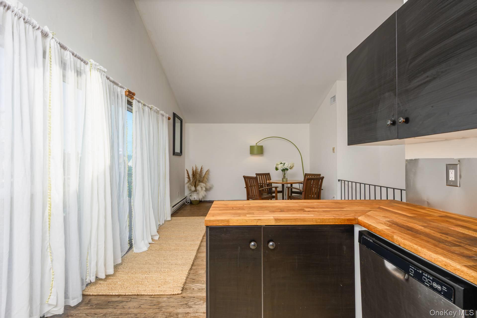 83 Foster Avenue, Hampton Bays, NY 11946