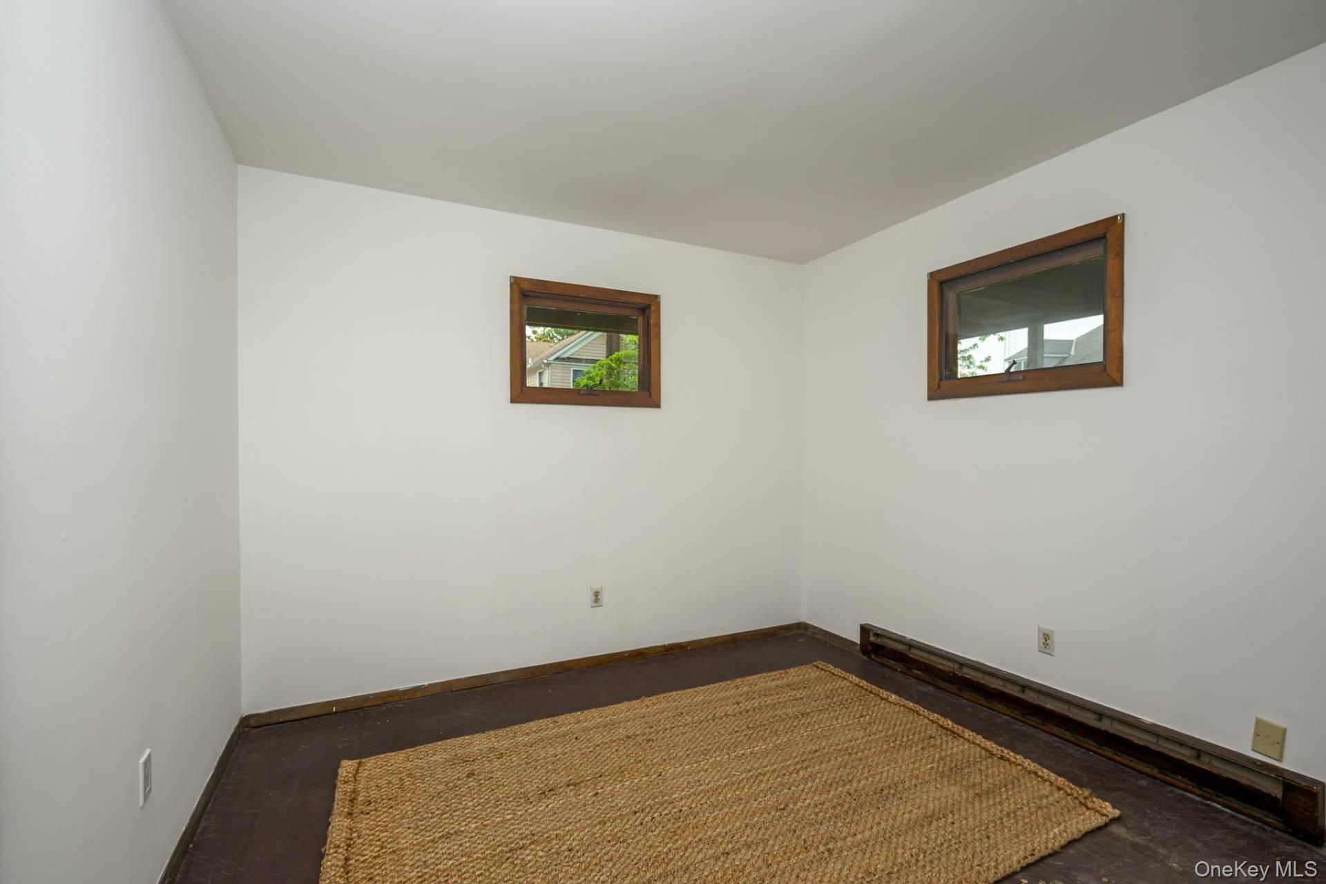 83 Foster Avenue, Hampton Bays, NY 11946