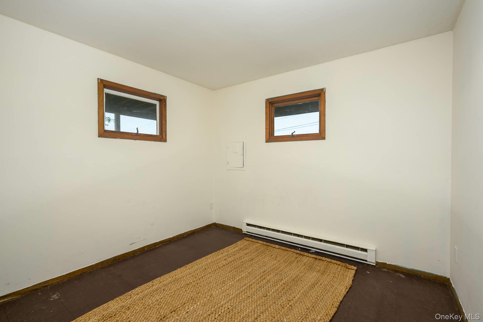 83 Foster Avenue, Hampton Bays, NY 11946