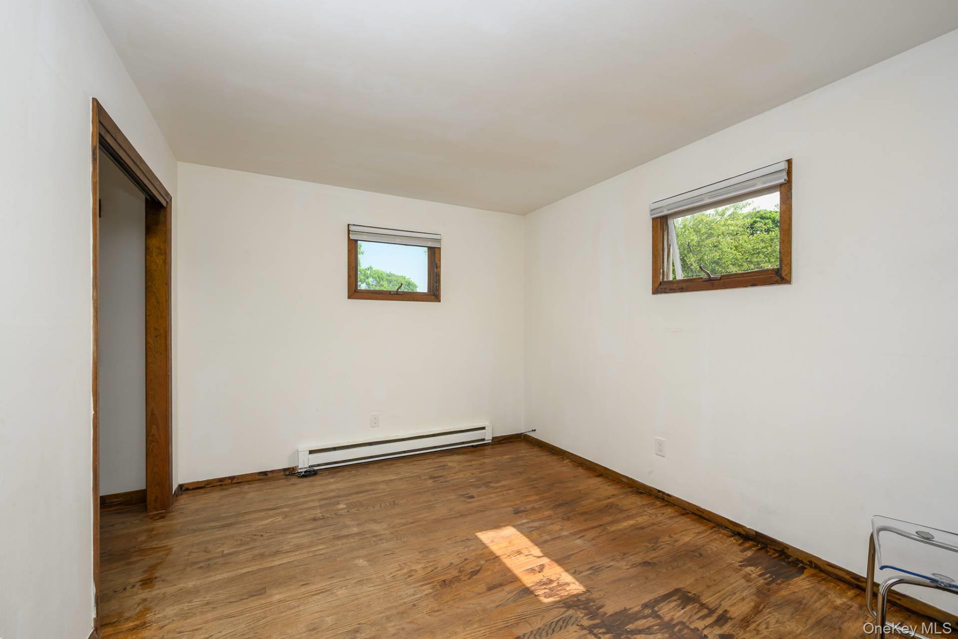 83 Foster Avenue, Hampton Bays, NY 11946