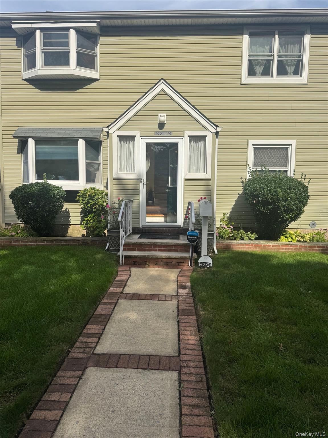 14224 250th Street, Laurelton, NY 11422