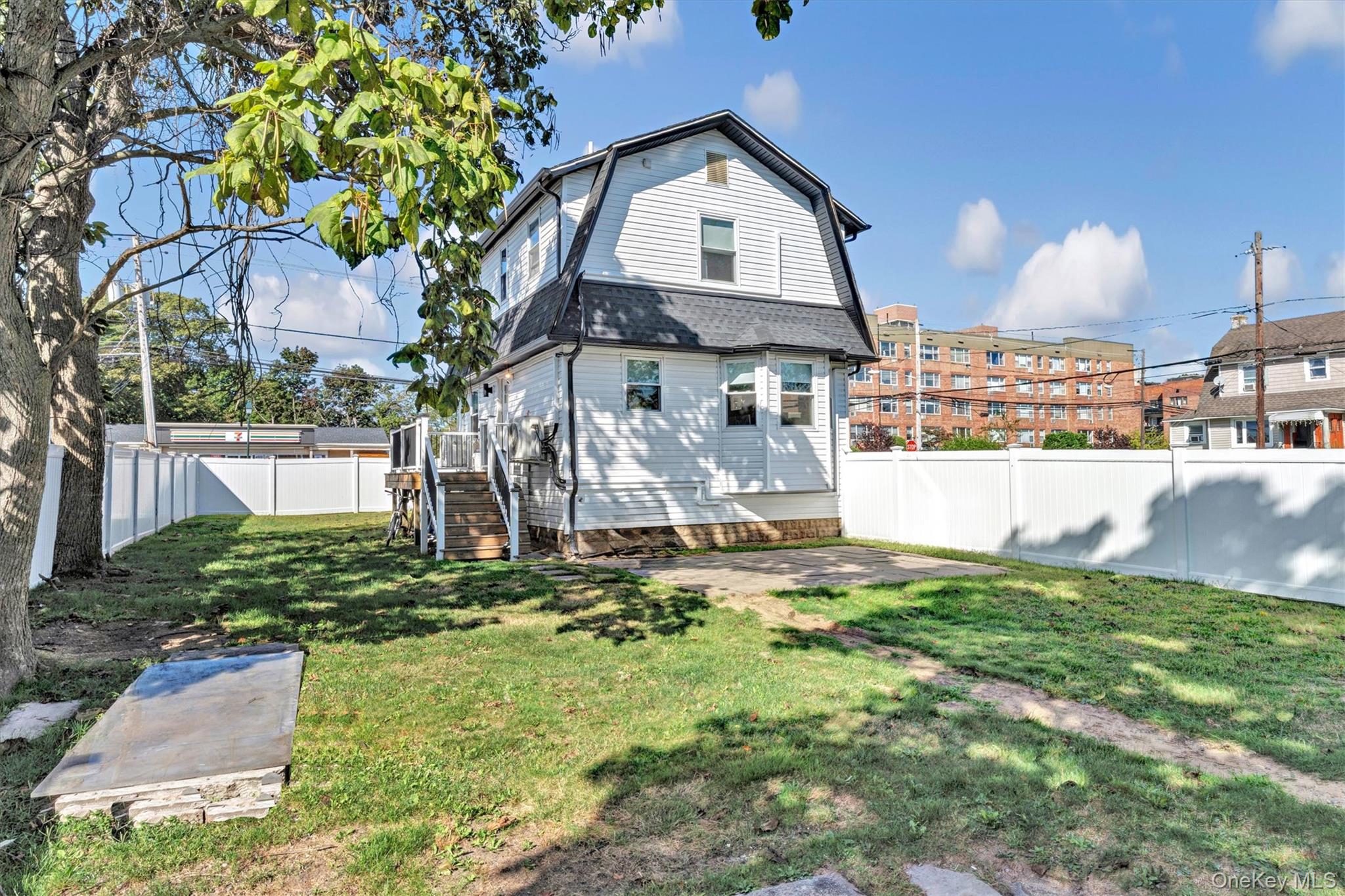 159 Southside Avenue, Freeport, NY 11520