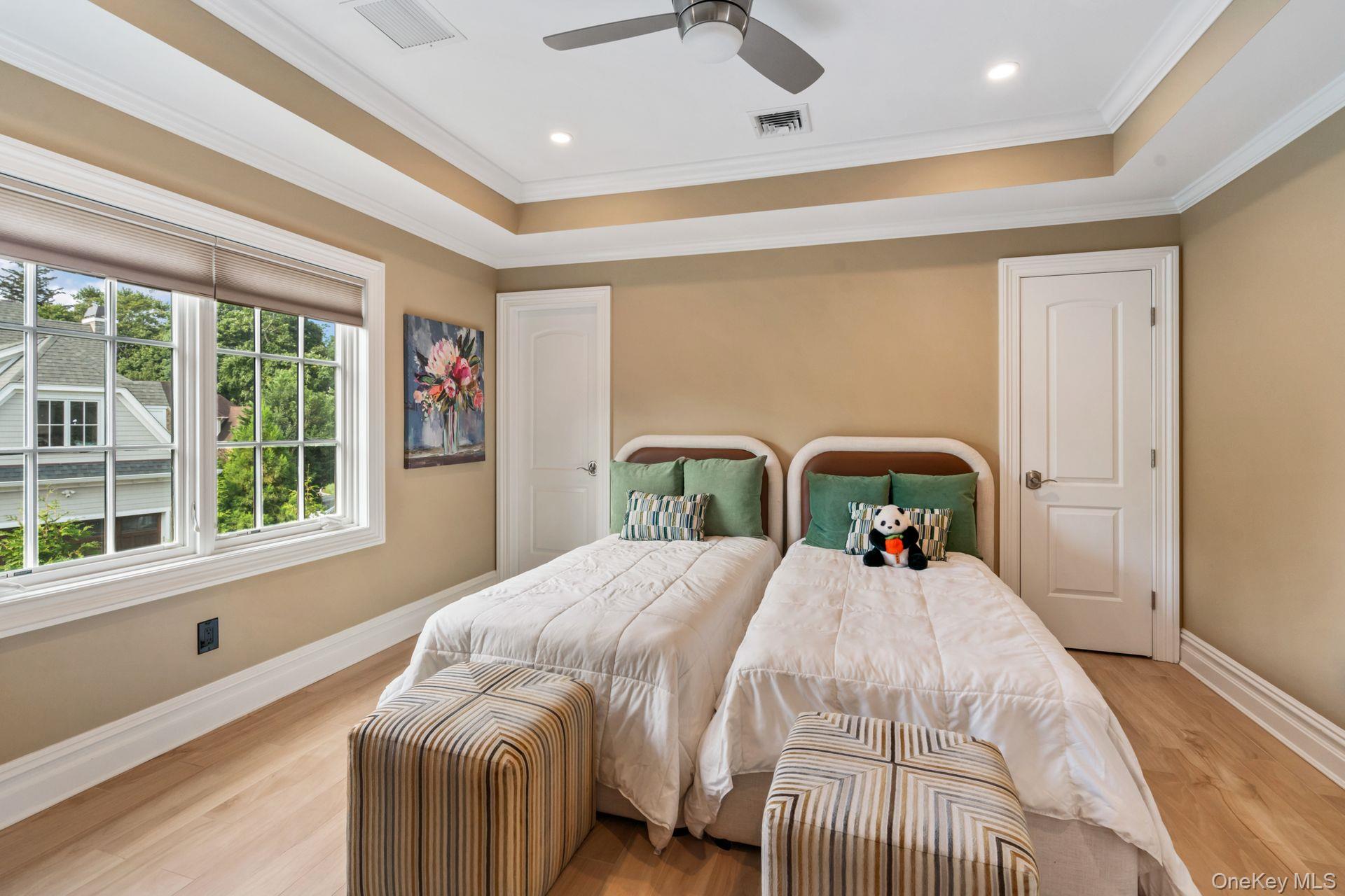 11 Buckingham Court, Muttontown, NY 11791