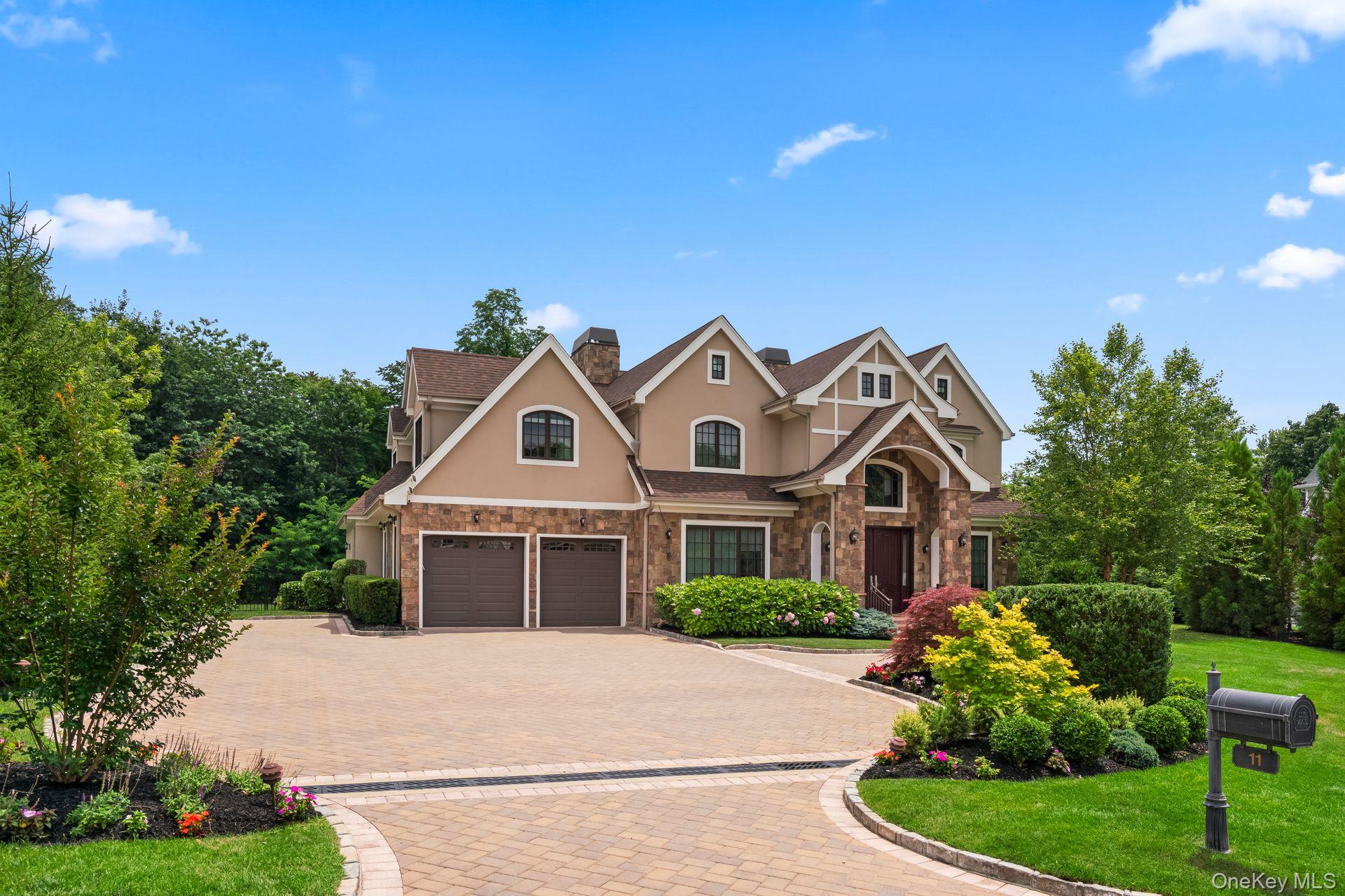 11 Buckingham Court, Muttontown, NY 11791