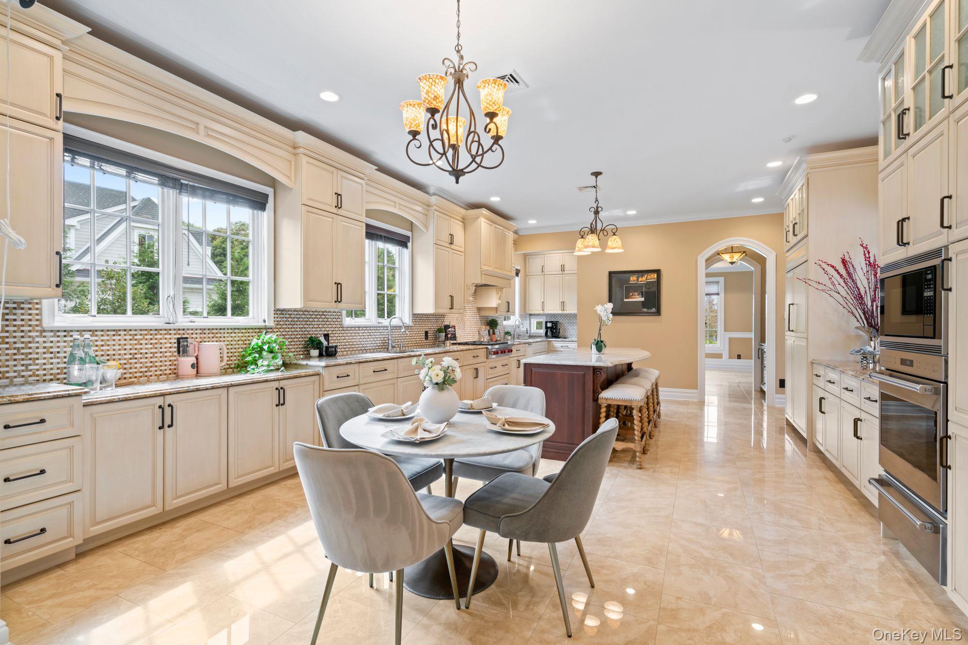 11 Buckingham Court, Muttontown, NY 11791