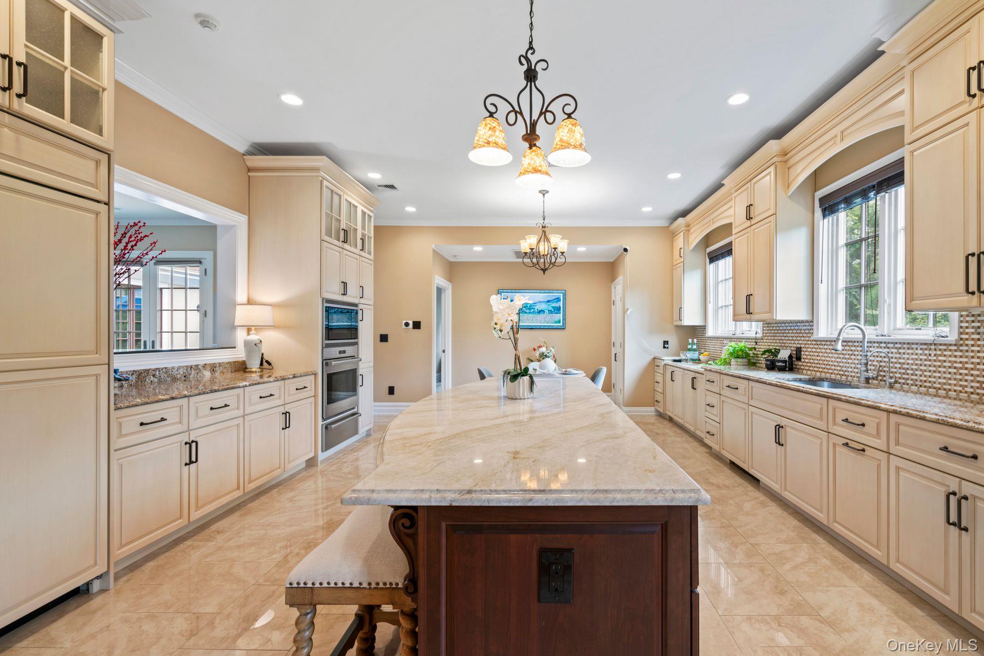 11 Buckingham Court, Muttontown, NY 11791