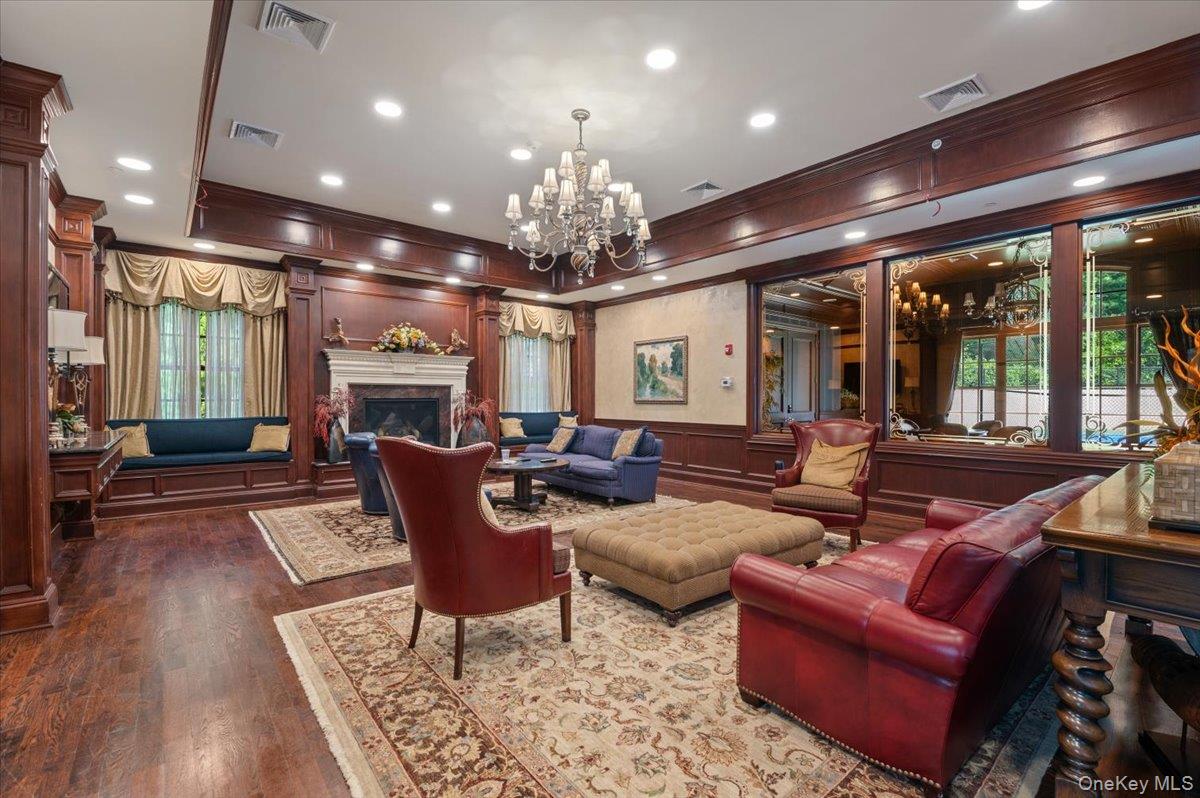 11 Buckingham Court, Muttontown, NY 11791