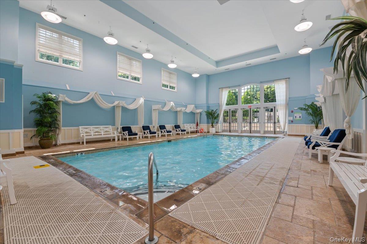 11 Buckingham Court, Muttontown, NY 11791