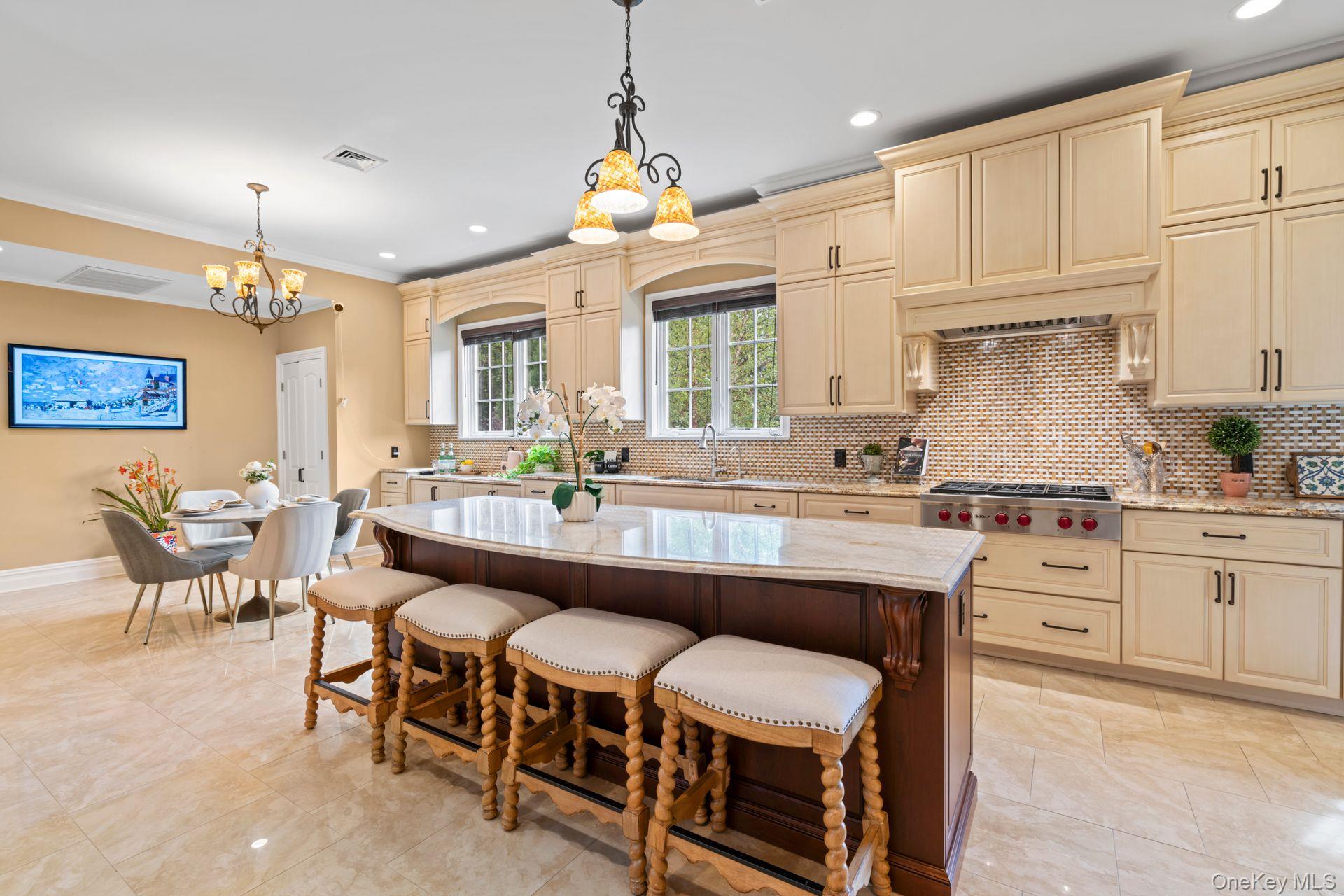 11 Buckingham Court, Muttontown, NY 11791