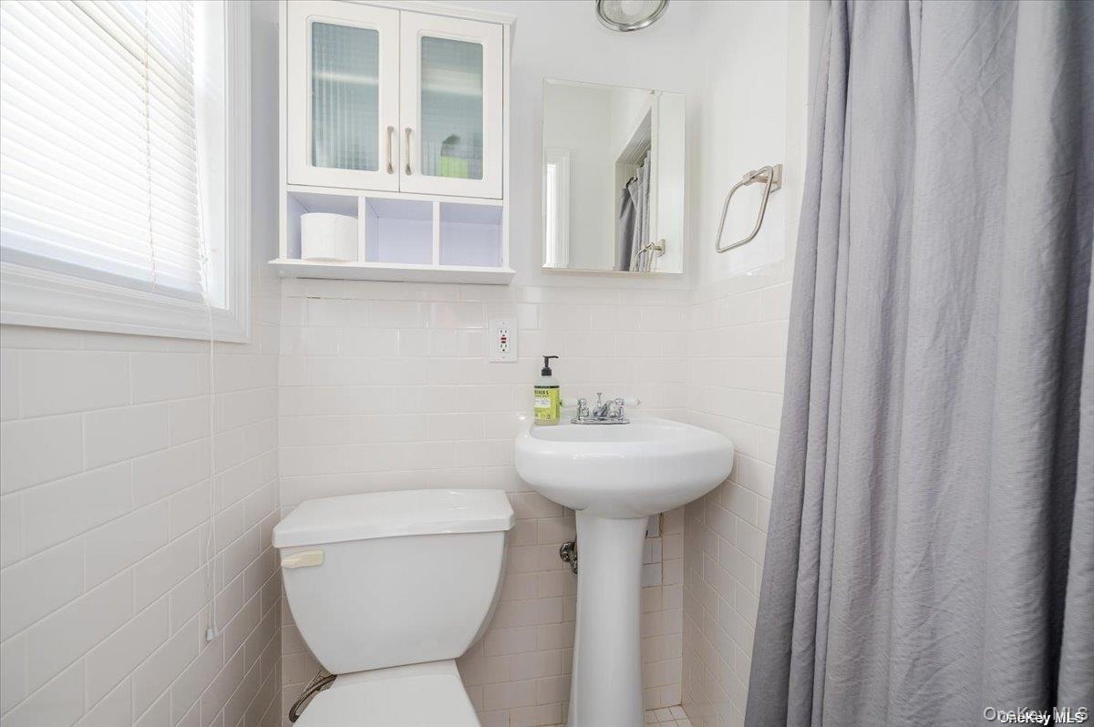 505 E Broadway # Upper, Long Beach, NY 11561