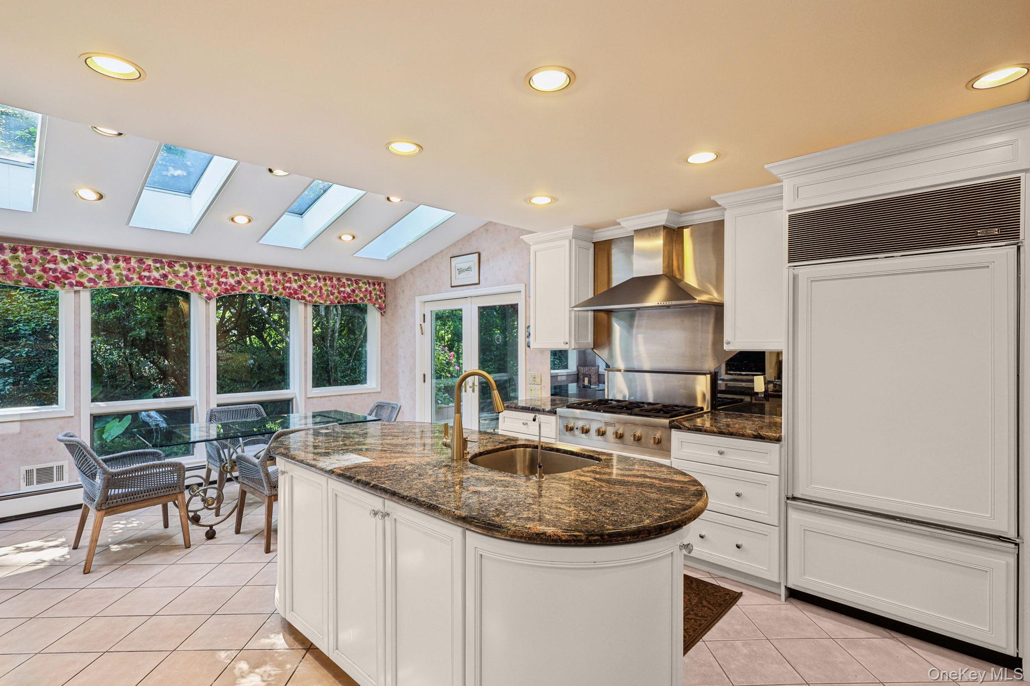 7 Maxwell Court, Huntington, NY 11743