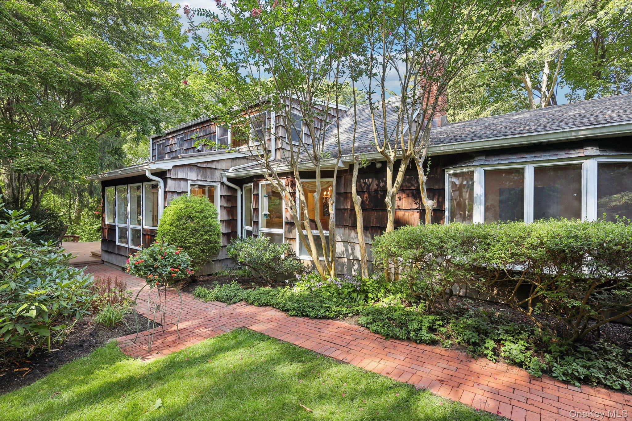 7 Maxwell Court, Huntington, NY 11743