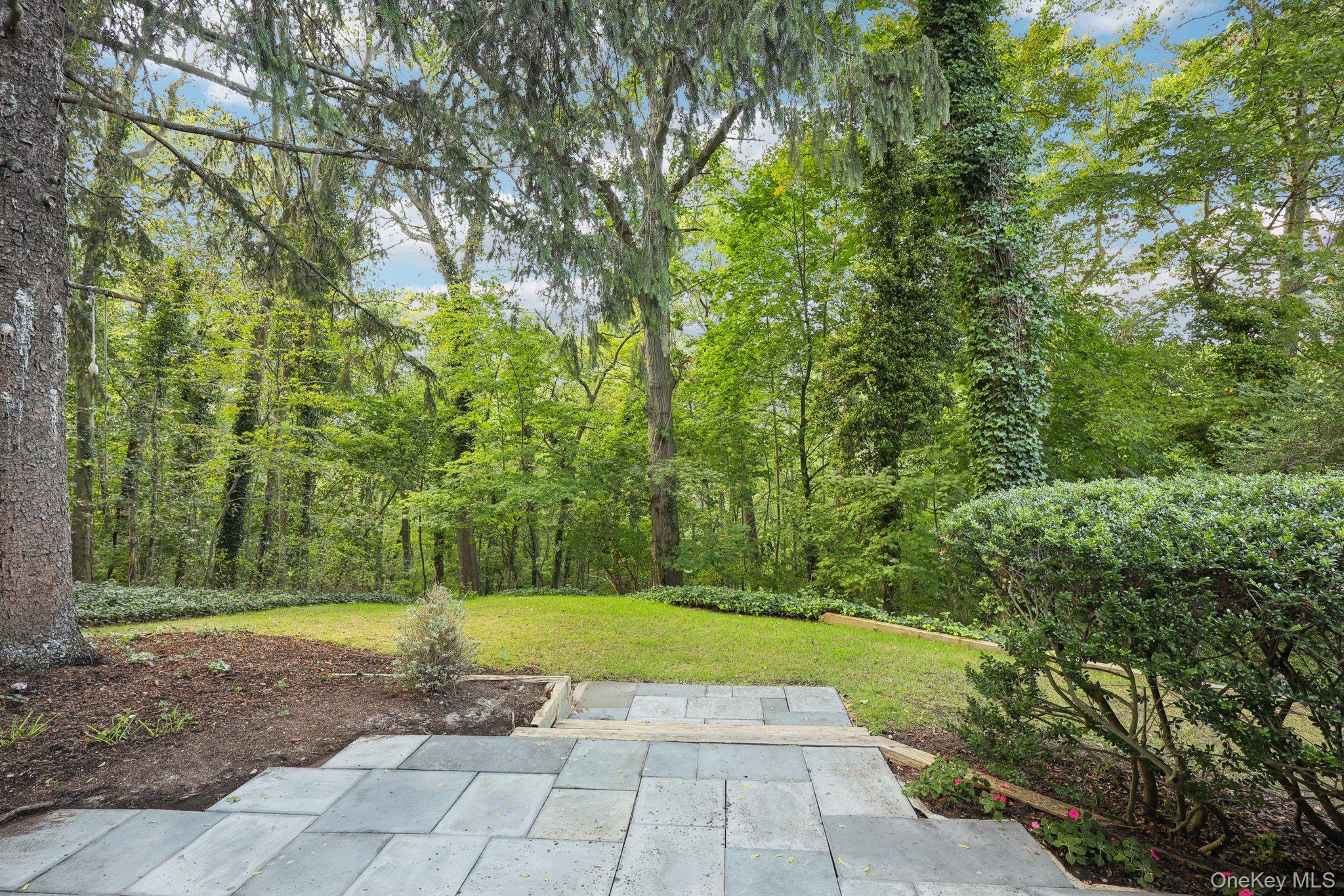 7 Maxwell Court, Huntington, NY 11743