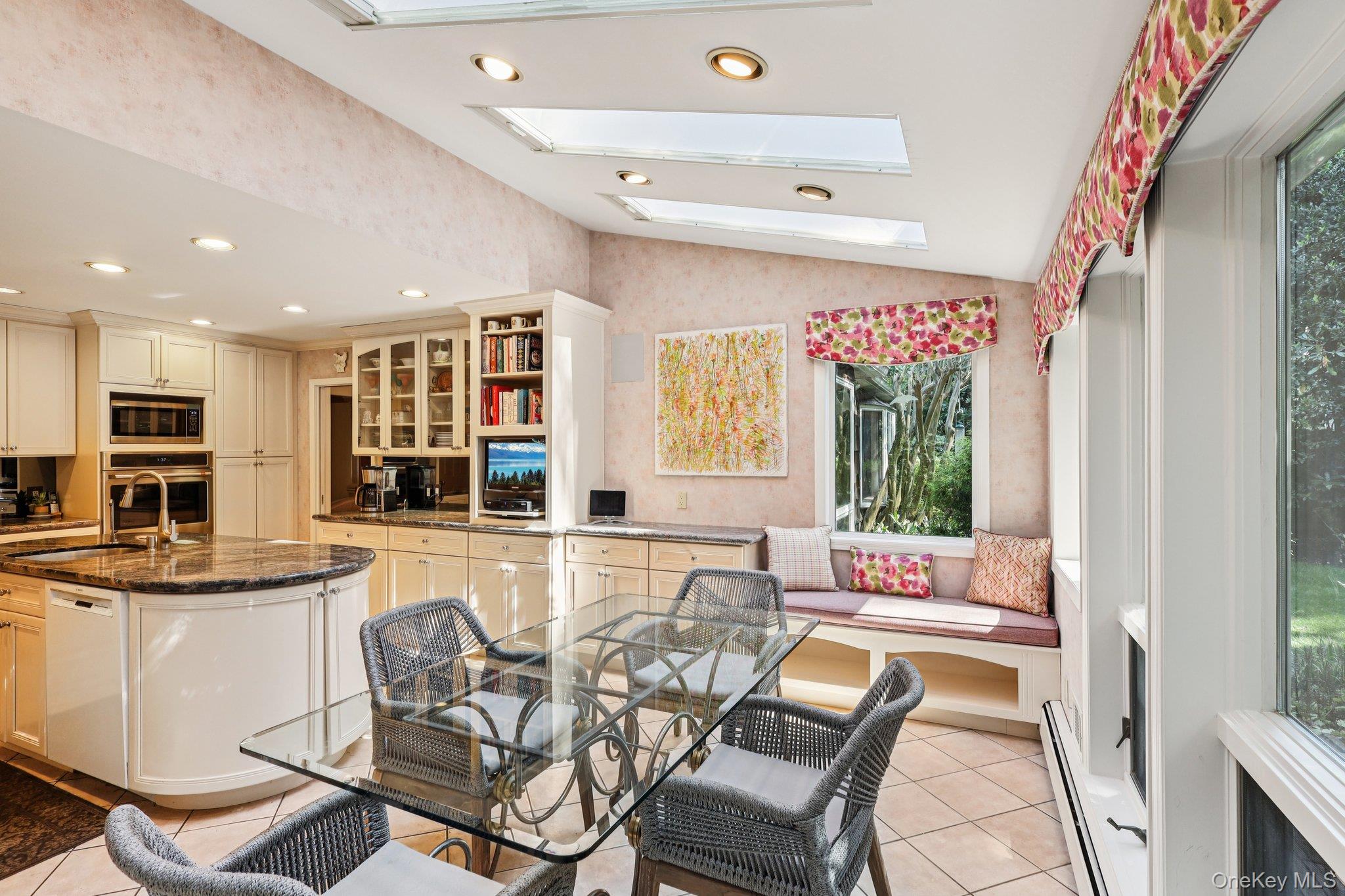 7 Maxwell Court, Huntington, NY 11743