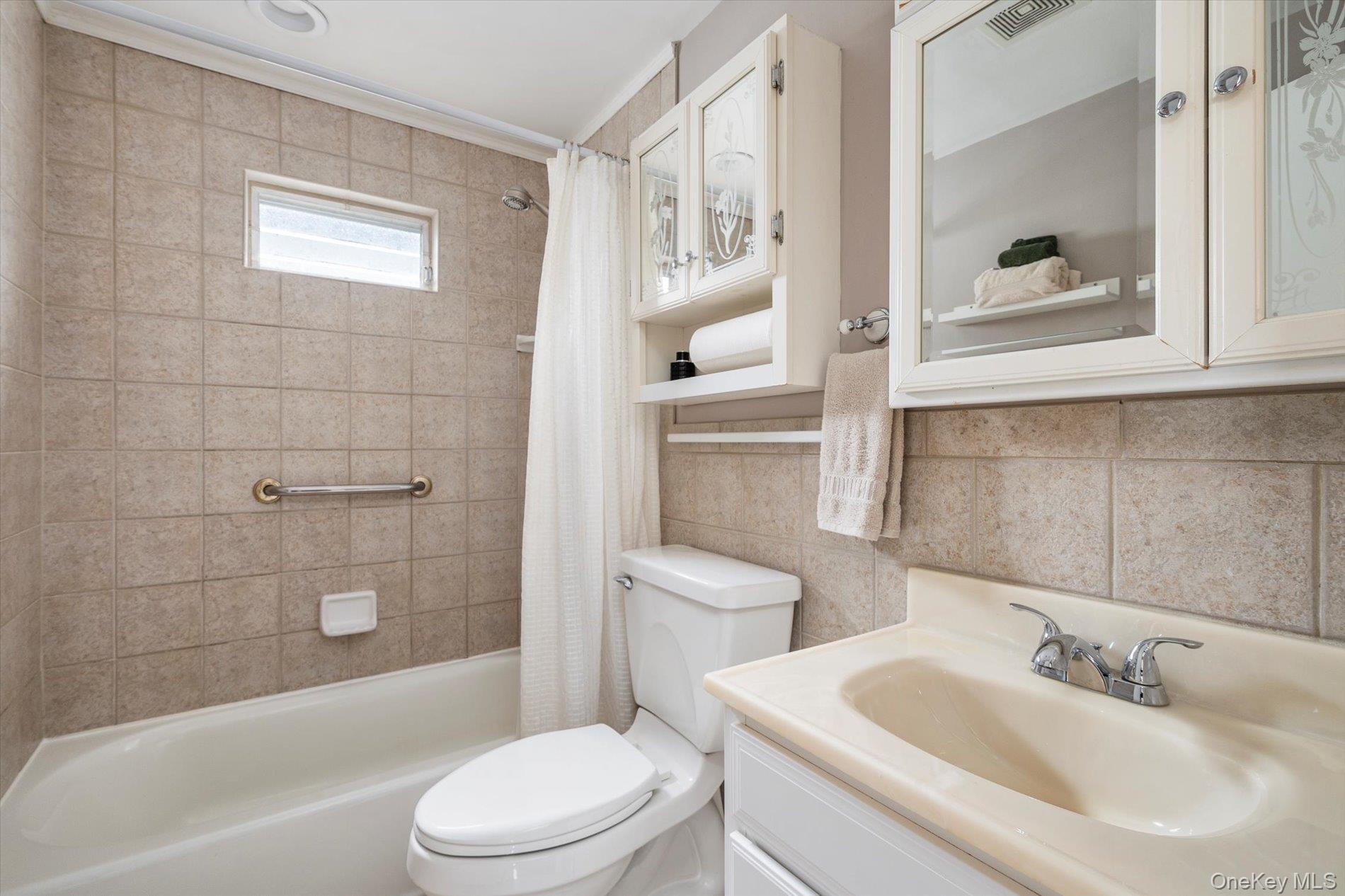 492 Nassau Boulevard, Williston Park, NY 11596