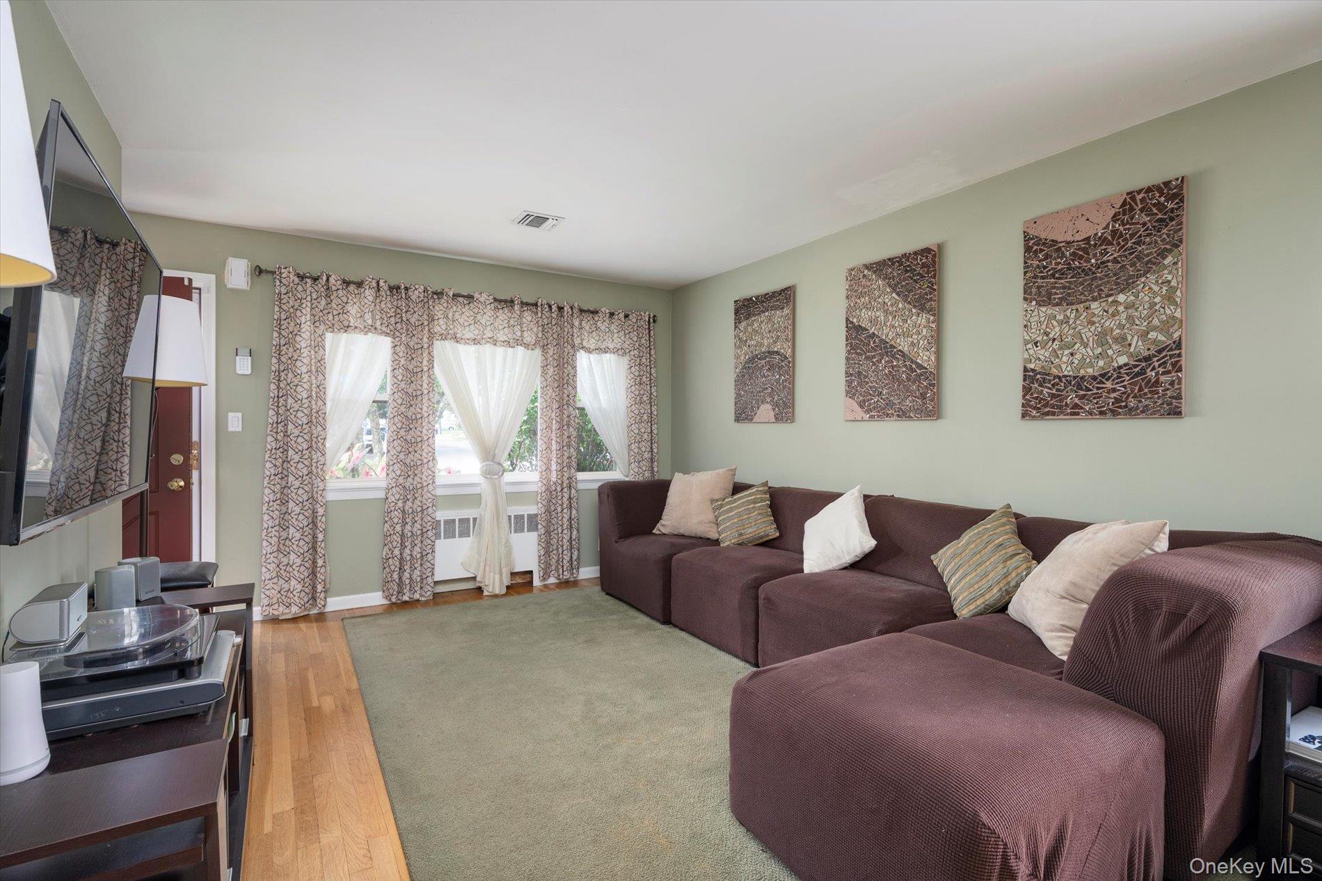 492 Nassau Boulevard, Williston Park, NY 11596