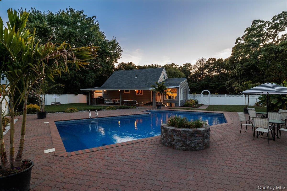 895 Sycamore Avenue, Bohemia, NY 11716