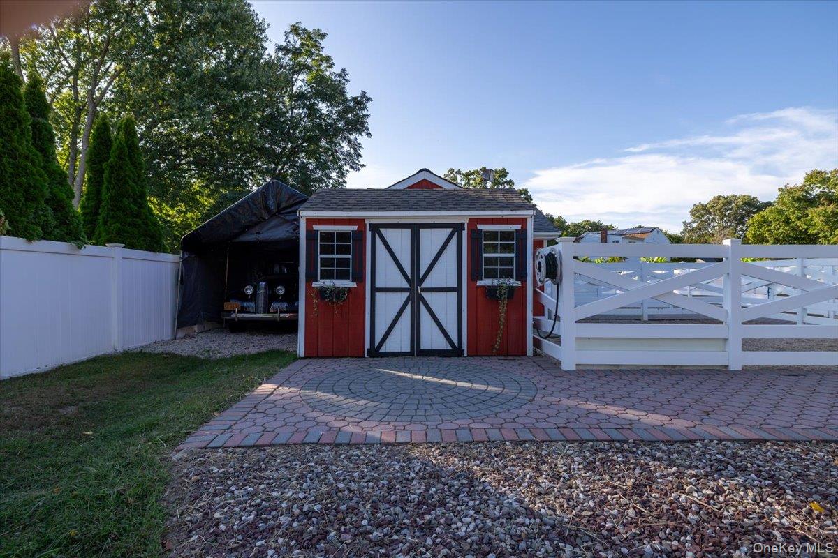 895 Sycamore Avenue, Bohemia, NY 11716