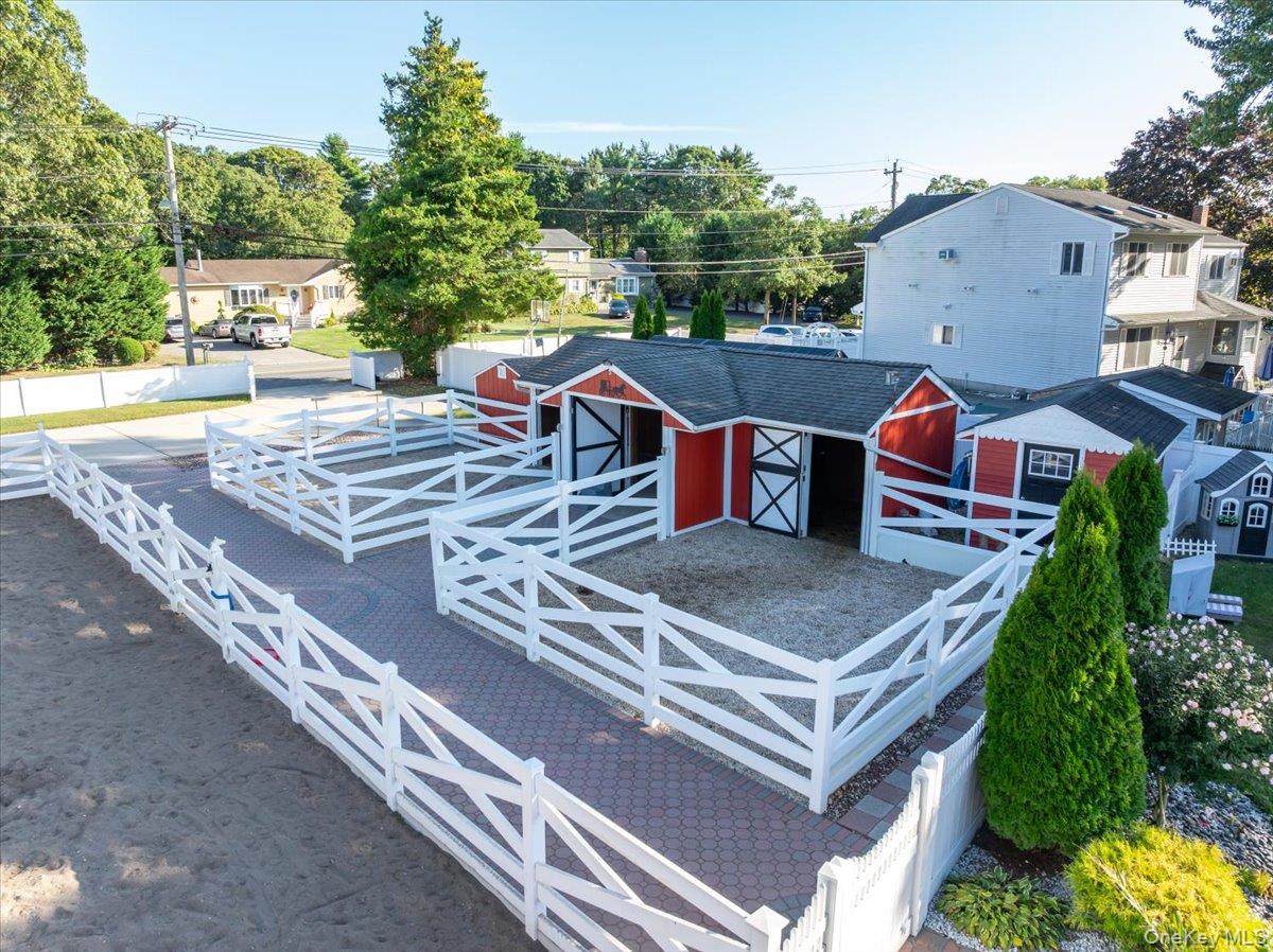 895 Sycamore Avenue, Bohemia, NY 11716