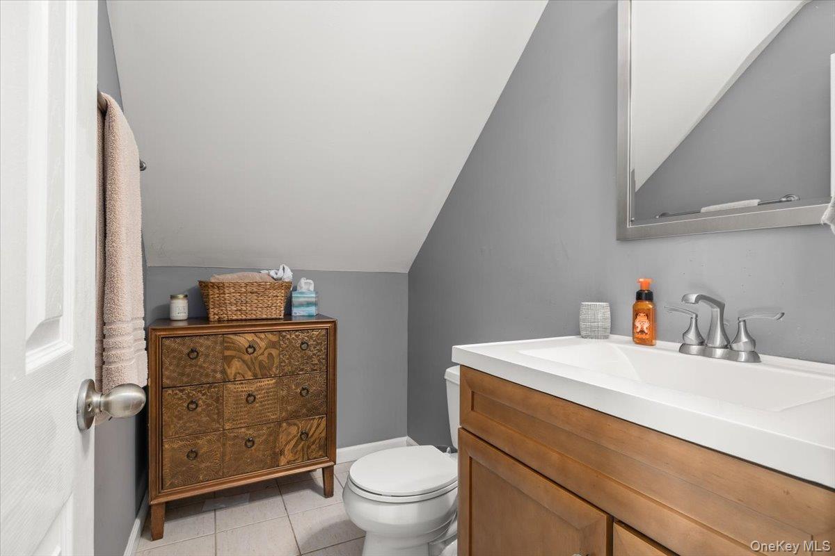 895 Sycamore Avenue, Bohemia, NY 11716