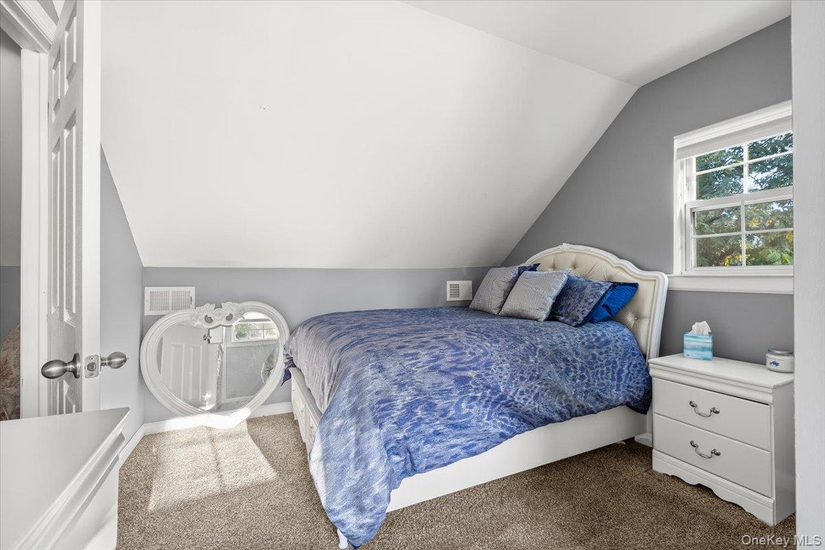 895 Sycamore Avenue, Bohemia, NY 11716