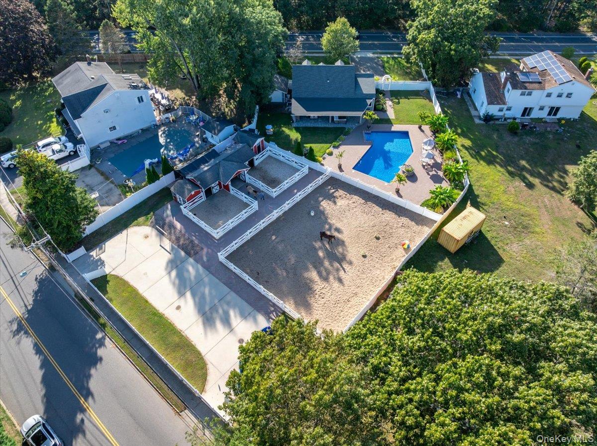 895 Sycamore Avenue, Bohemia, NY 11716