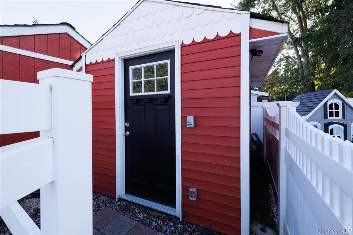 895 Sycamore Avenue, Bohemia, NY 11716