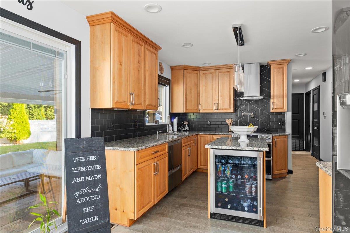 895 Sycamore Avenue, Bohemia, NY 11716