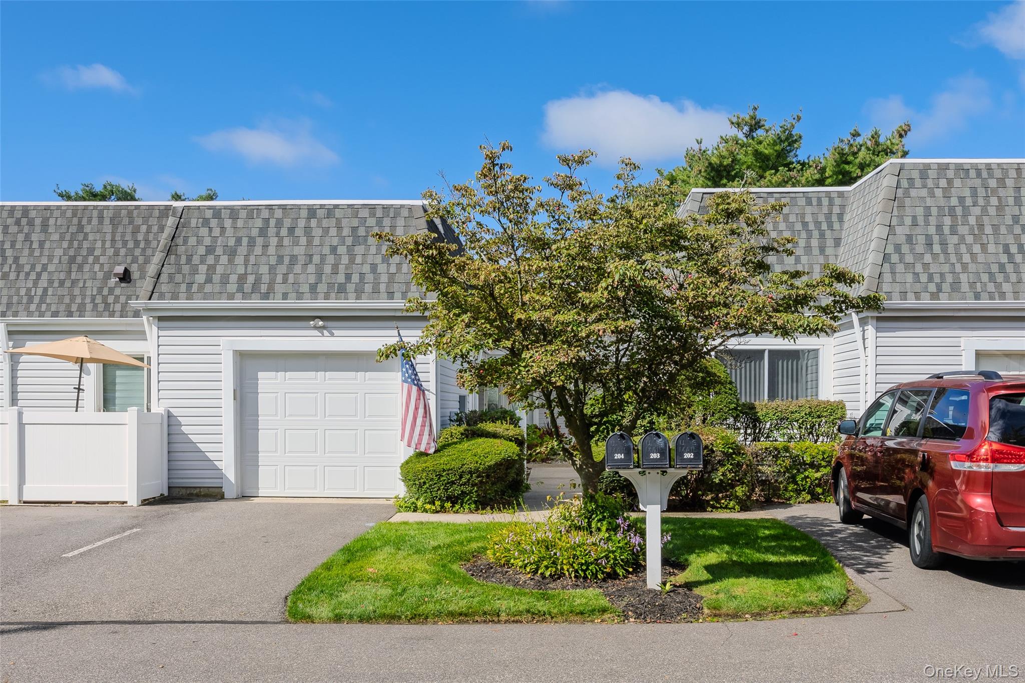 204 Bentley Court E # #204, Saint James, NY 11780