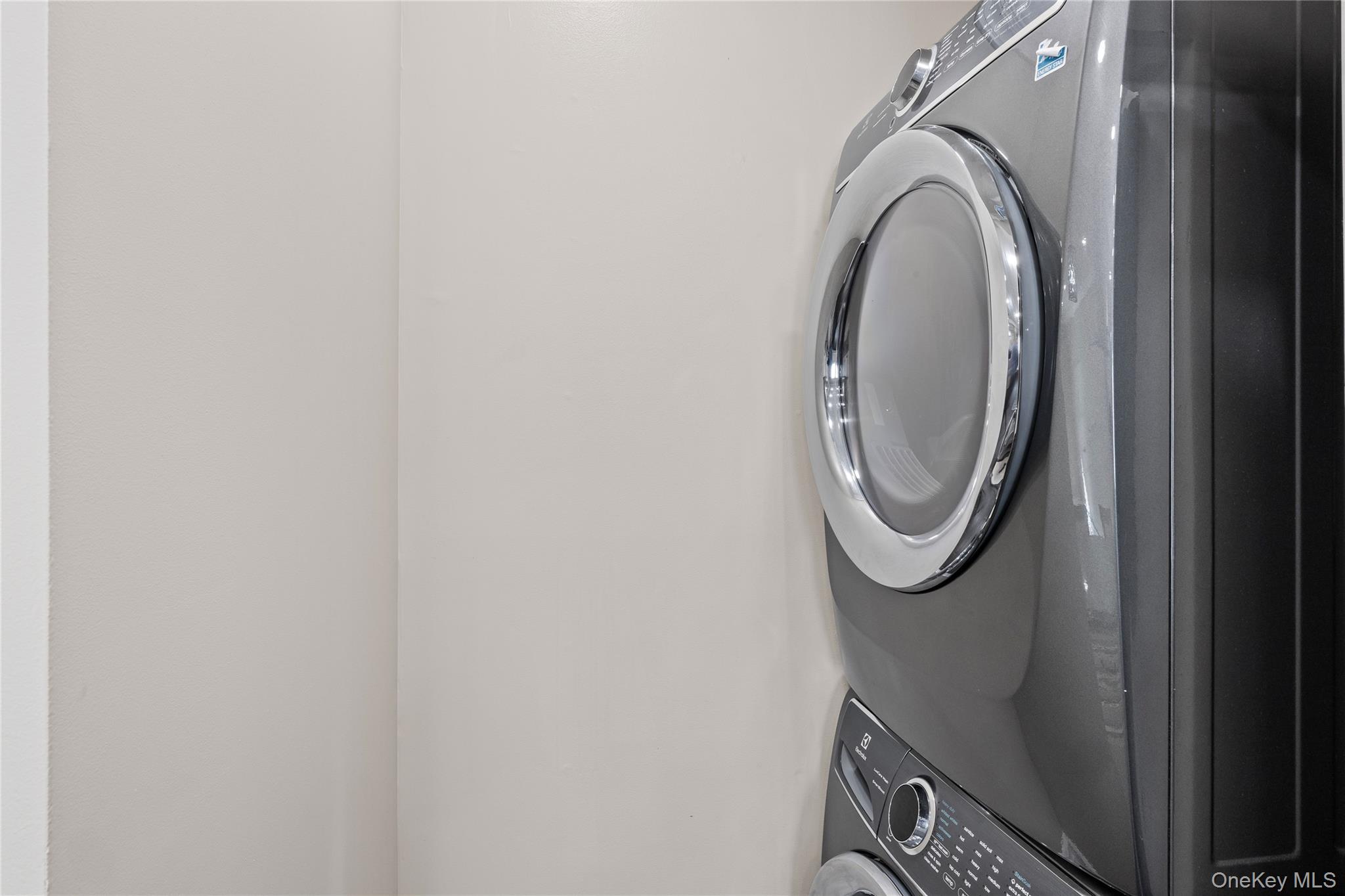 204 Bentley Court E # #204, Saint James, NY 11780