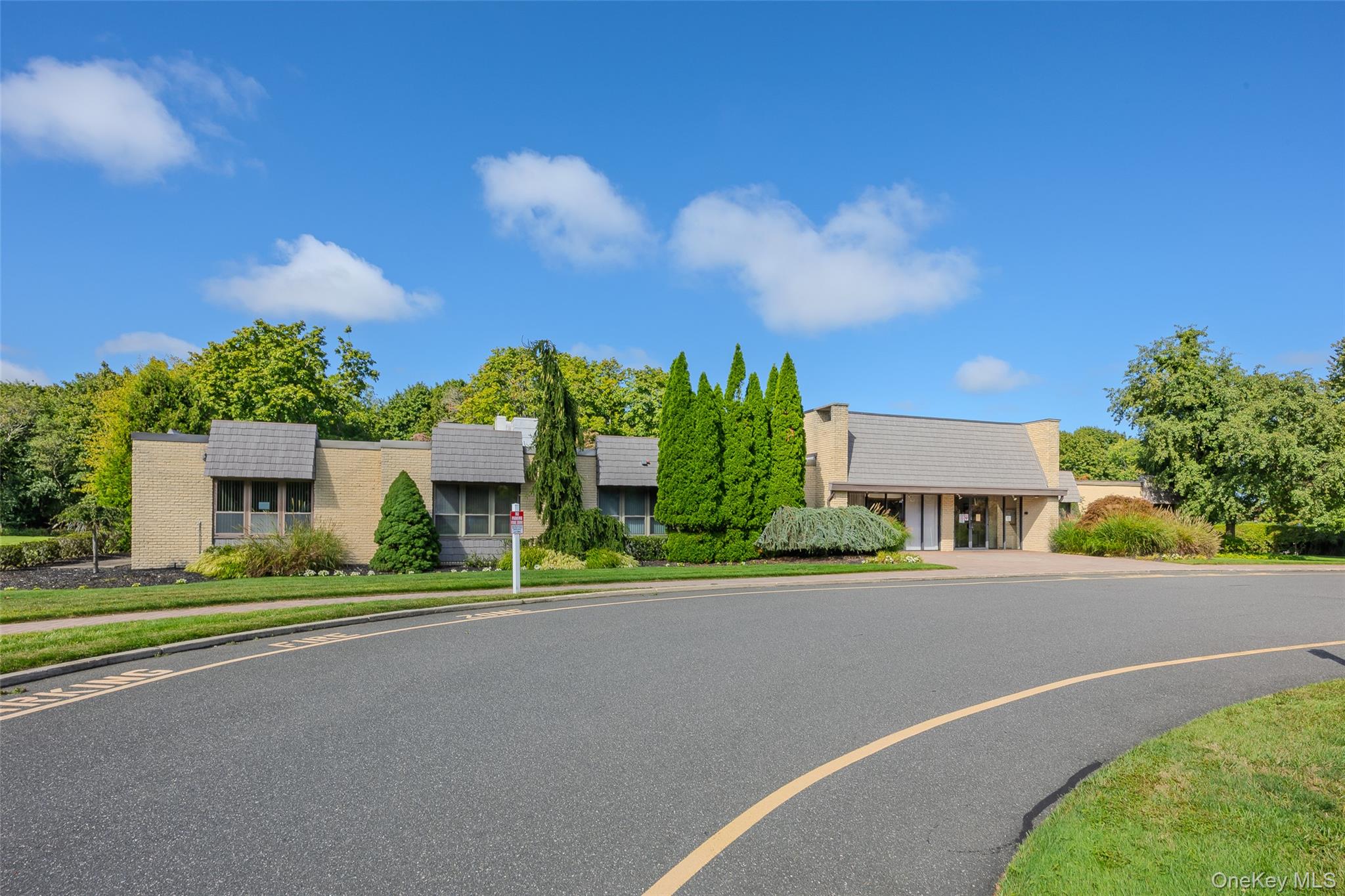 204 Bentley Court E # #204, Saint James, NY 11780