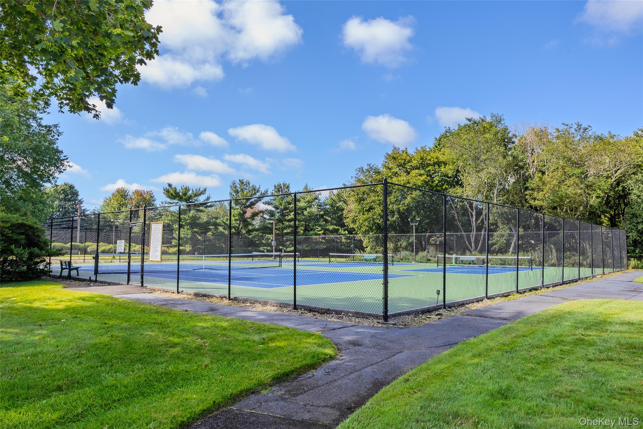 204 Bentley Court E # #204, Saint James, NY 11780