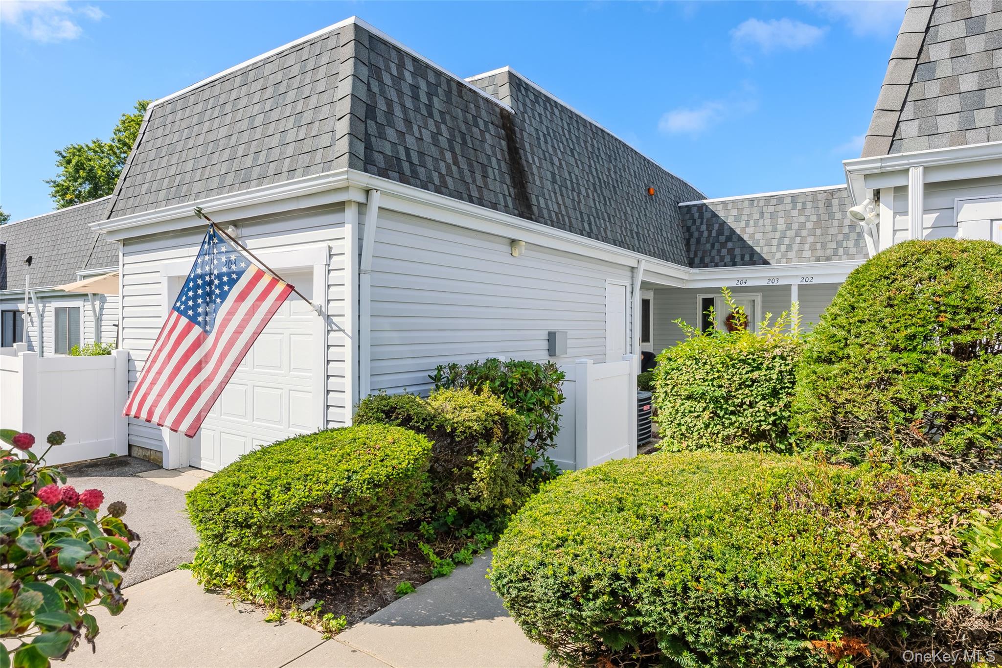 204 Bentley Court E # #204, Saint James, NY 11780