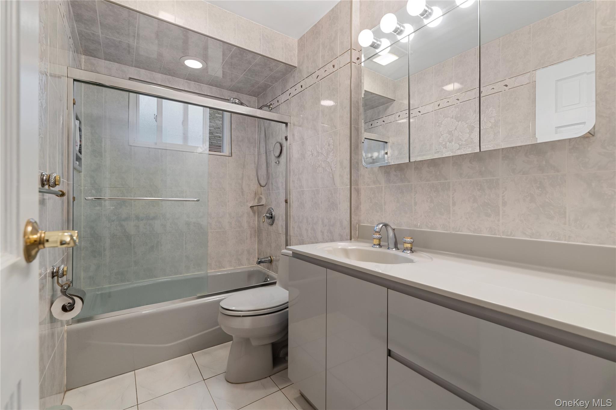 65 Haven Avenue, Valley Stream, NY 11580