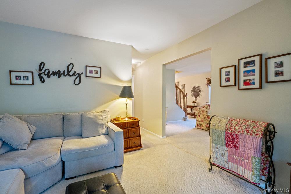 356 Clubhouse Court, Coram, NY 11727