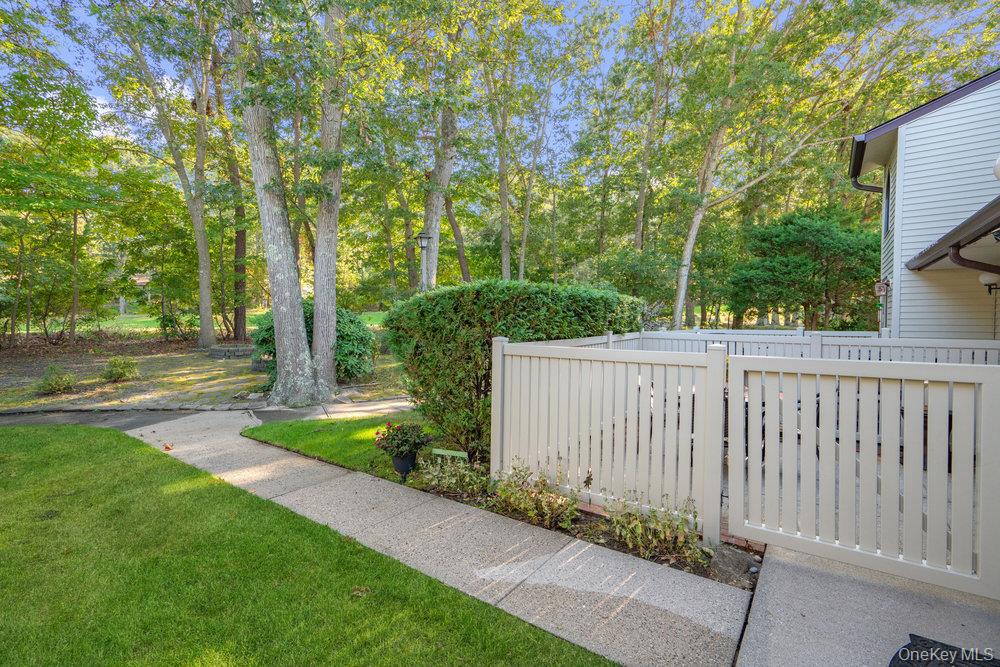 356 Clubhouse Court, Coram, NY 11727