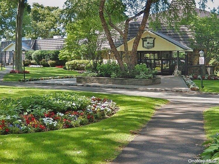 356 Clubhouse Court, Coram, NY 11727