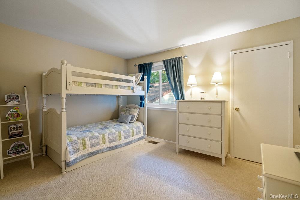 356 Clubhouse Court, Coram, NY 11727